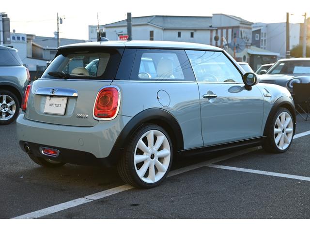 ＭＩＮＩ クーパー　アイスブルー　限定車アイスブルー　純正ＨＤＤナビ　純正１８インチホワイトＡＷ　社外Ｂカメラ　コンフォートアクセス　ＬＥＤヘッドライト　カバナシートカバー（70枚目）