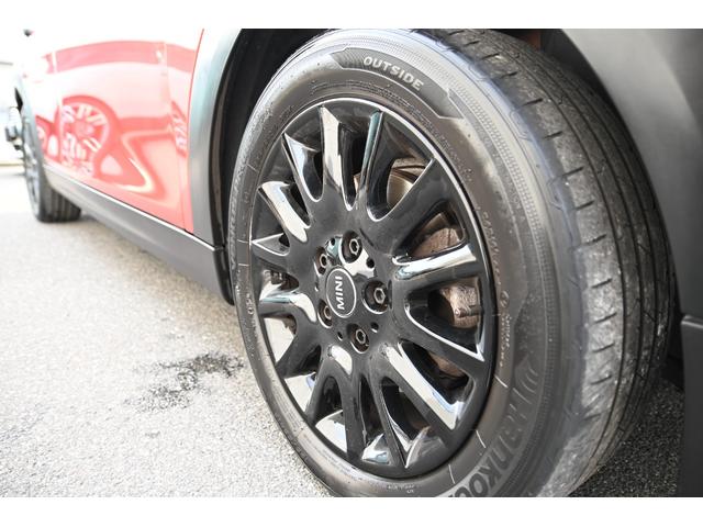 ＭＩＮＩ ローズウッドエディション　純正ナビ　純正１６ＡＷ　ＰＤＣ　バックカメラ　ＰＤＣ　コンフォートアクセス　アームレスト　ＥＴＣ２．０　ＬＥＤヘッドライト　ハーフレザーシート　オートライト　レインセンサー（14枚目）