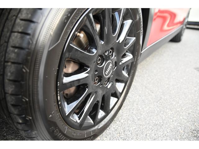 ＭＩＮＩ ローズウッドエディション　純正ナビ　純正１６ＡＷ　ＰＤＣ　バックカメラ　ＰＤＣ　コンフォートアクセス　アームレスト　ＥＴＣ２．０　ＬＥＤヘッドライト　ハーフレザーシート　オートライト　レインセンサー（31枚目）