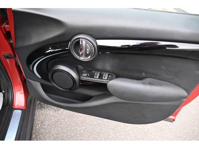 ＭＩＮＩ ローズウッドエディション　純正ナビ　純正１６ＡＷ　ＰＤＣ　バックカメラ　ＰＤＣ　コンフォートアクセス　アームレスト　ＥＴＣ２．０　ＬＥＤヘッドライト　ハーフレザーシート　オートライト　レインセンサー（41枚目）