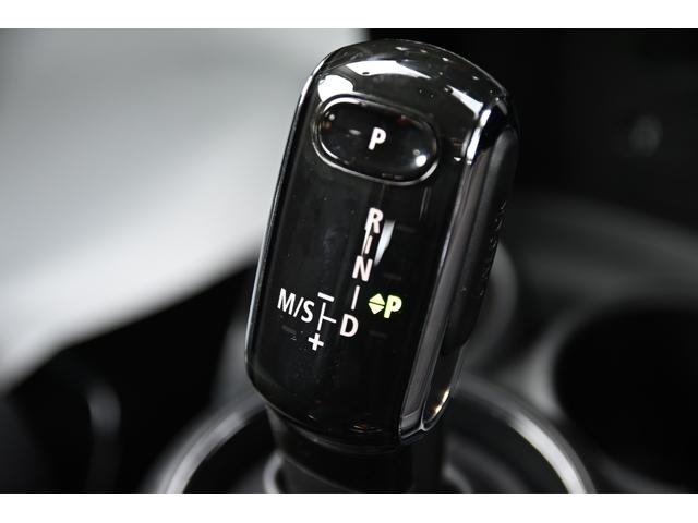 ＭＩＮＩ ローズウッドエディション　純正ナビ　純正１６ＡＷ　ＰＤＣ　バックカメラ　ＰＤＣ　コンフォートアクセス　アームレスト　ＥＴＣ２．０　ＬＥＤヘッドライト　ハーフレザーシート　オートライト　レインセンサー（56枚目）