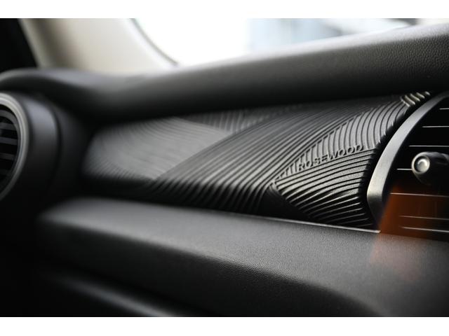 ＭＩＮＩ ローズウッドエディション　純正ナビ　純正１６ＡＷ　ＰＤＣ　バックカメラ　ＰＤＣ　コンフォートアクセス　アームレスト　ＥＴＣ２．０　ＬＥＤヘッドライト　ハーフレザーシート　オートライト　レインセンサー（61枚目）