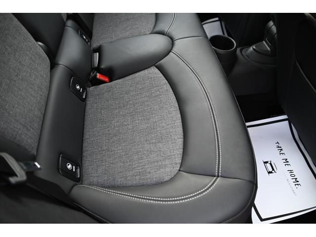 ＭＩＮＩ ローズウッドエディション　純正ナビ　純正１６ＡＷ　ＰＤＣ　バックカメラ　ＰＤＣ　コンフォートアクセス　アームレスト　ＥＴＣ２．０　ＬＥＤヘッドライト　ハーフレザーシート　オートライト　レインセンサー（64枚目）