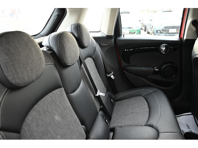 ＭＩＮＩ ローズウッドエディション　純正ナビ　純正１６ＡＷ　ＰＤＣ　バックカメラ　ＰＤＣ　コンフォートアクセス　アームレスト　ＥＴＣ２．０　ＬＥＤヘッドライト　ハーフレザーシート　オートライト　レインセンサー（65枚目）