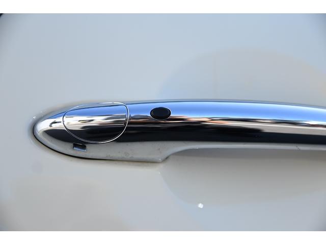 ＭＩＮＩ クーパーＳ　純正１７インチＡＷ　純正ナビ　ＡＢＳ　コンフォートアクセス　アームレスト　ＥＴＣ２．０　ＬＥＤヘッドライト　オートライト　レインセンサー　ＥＴＣ２．０（18枚目）