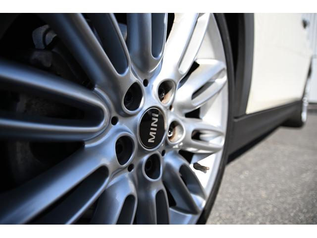 ＭＩＮＩ クーパーＳ　純正１７インチＡＷ　純正ナビ　ＡＢＳ　コンフォートアクセス　アームレスト　ＥＴＣ２．０　ＬＥＤヘッドライト　オートライト　レインセンサー　ＥＴＣ２．０（27枚目）