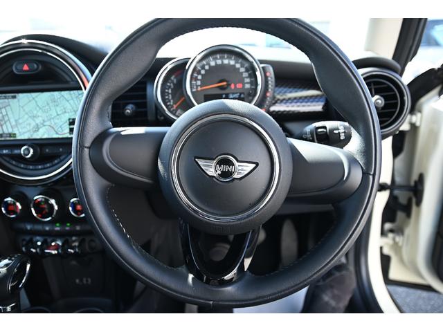 ＭＩＮＩ クーパーＳ　純正１７インチＡＷ　純正ナビ　ＡＢＳ　コンフォートアクセス　アームレスト　ＥＴＣ２．０　ＬＥＤヘッドライト　オートライト　レインセンサー　ＥＴＣ２．０（39枚目）