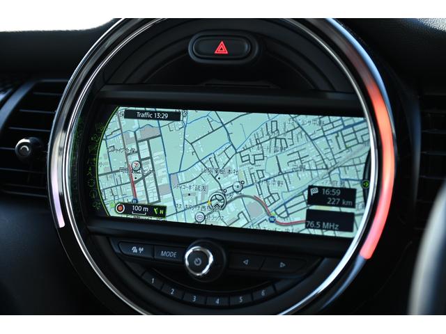 ＭＩＮＩ クーパーＳ　純正１７インチＡＷ　純正ナビ　ＡＢＳ　コンフォートアクセス　アームレスト　ＥＴＣ２．０　ＬＥＤヘッドライト　オートライト　レインセンサー　ＥＴＣ２．０（42枚目）