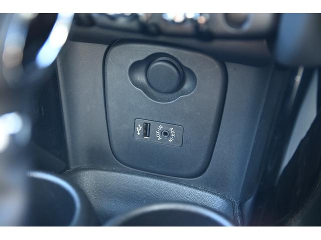 ＭＩＮＩ クーパーＳ　純正１７インチＡＷ　純正ナビ　ＡＢＳ　コンフォートアクセス　アームレスト　ＥＴＣ２．０　ＬＥＤヘッドライト　オートライト　レインセンサー　ＥＴＣ２．０（45枚目）