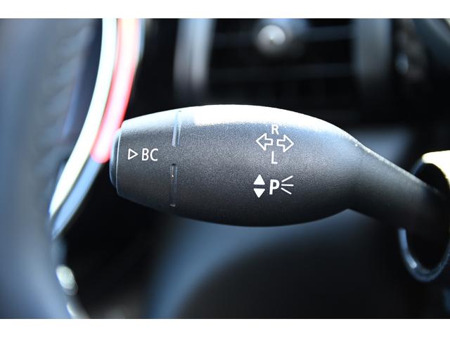 ＭＩＮＩ クーパーＳ　純正１７インチＡＷ　純正ナビ　ＡＢＳ　コンフォートアクセス　アームレスト　ＥＴＣ２．０　ＬＥＤヘッドライト　オートライト　レインセンサー　ＥＴＣ２．０（53枚目）