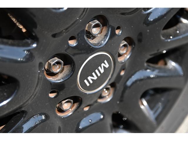 ＭＩＮＩ クーパーＳ　純正１６ＡＷ　純正ＨＤＤナビ　バックカメラ　ＥＴＣ２．０　ＬＥＤヘッドライト　オートライト　レインセンサー（27枚目）