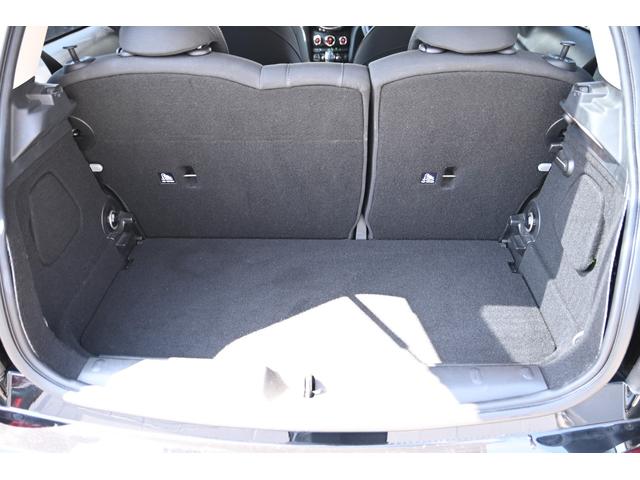 ＭＩＮＩ クーパーＳ　純正１６ＡＷ　純正ＨＤＤナビ　バックカメラ　ＥＴＣ２．０　ＬＥＤヘッドライト　オートライト　レインセンサー（31枚目）