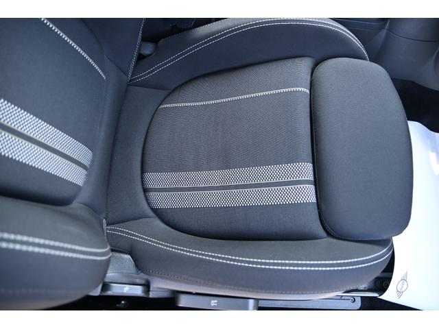 ＭＩＮＩ クーパーＳ　純正１６ＡＷ　純正ＨＤＤナビ　バックカメラ　ＥＴＣ２．０　ＬＥＤヘッドライト　オートライト　レインセンサー（34枚目）