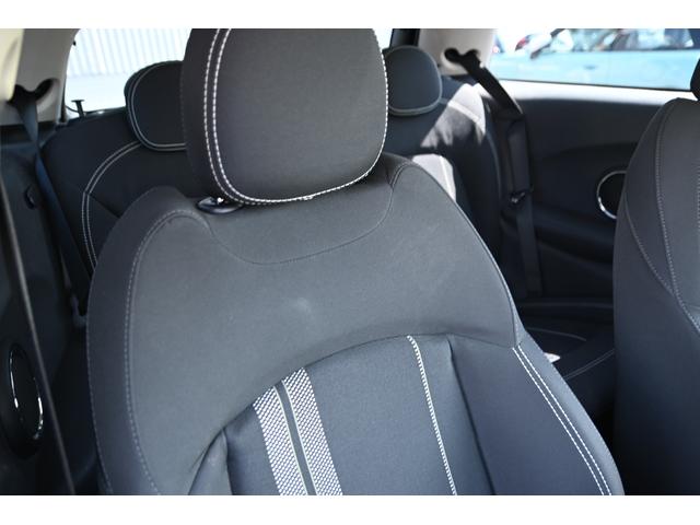 ＭＩＮＩ クーパーＳ　純正１６ＡＷ　純正ＨＤＤナビ　バックカメラ　ＥＴＣ２．０　ＬＥＤヘッドライト　オートライト　レインセンサー（35枚目）