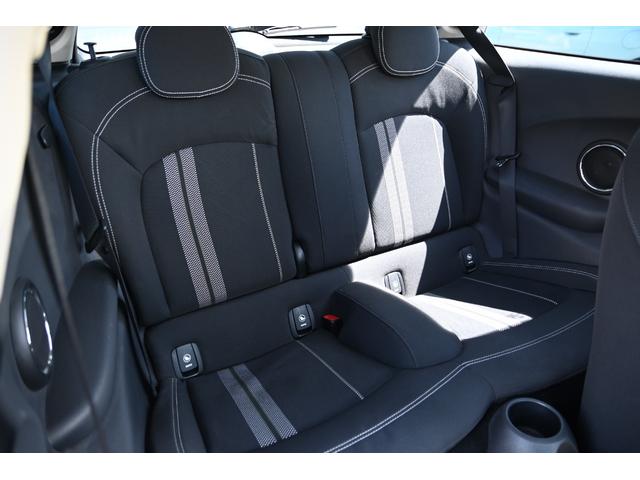 ＭＩＮＩ クーパーＳ　純正１６ＡＷ　純正ＨＤＤナビ　バックカメラ　ＥＴＣ２．０　ＬＥＤヘッドライト　オートライト　レインセンサー（52枚目）