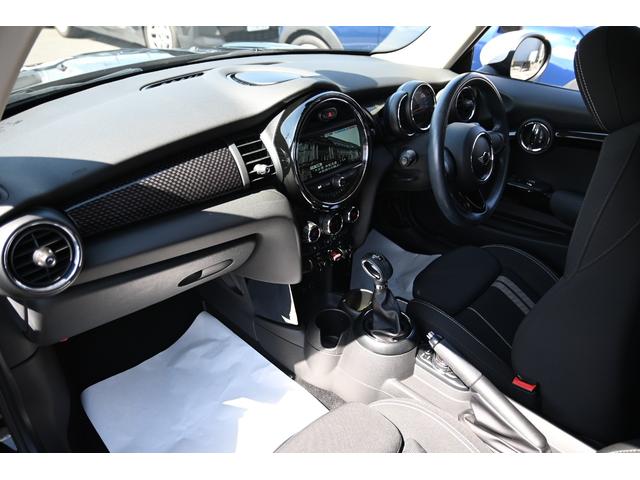 ＭＩＮＩ クーパーＳ　純正１６ＡＷ　純正ＨＤＤナビ　バックカメラ　ＥＴＣ２．０　ＬＥＤヘッドライト　オートライト　レインセンサー（53枚目）