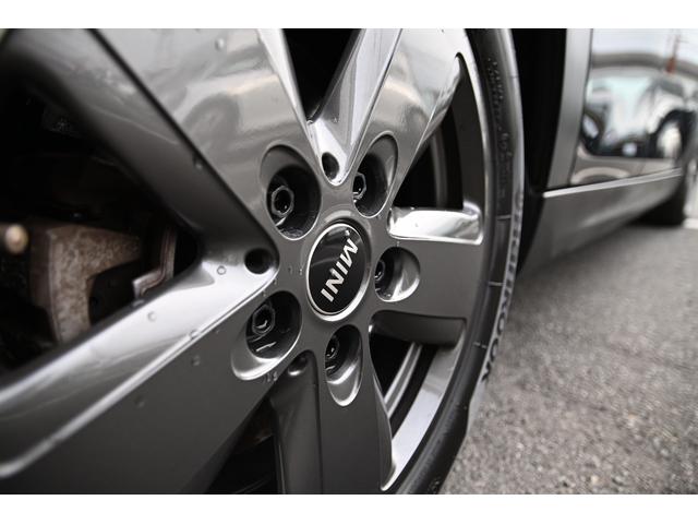 MINI クーパー 純正ナビ 純正AW 液晶メーター Bカメラ PDC コンフォートアクセス アームレスト LEDヘッドライト ドライビングモード オートライト レインセンサー クルコン(23枚目)