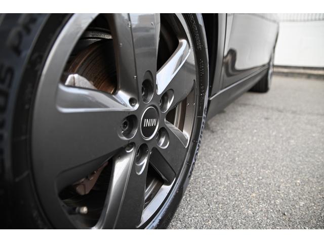 MINI クーパー 純正ナビ 純正AW 液晶メーター Bカメラ PDC コンフォートアクセス アームレスト LEDヘッドライト ドライビングモード オートライト レインセンサー クルコン(35枚目)