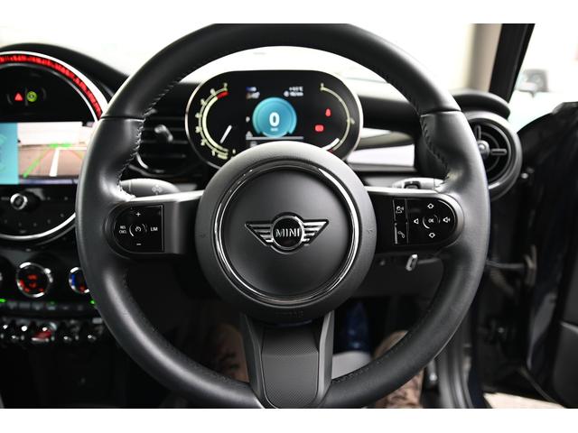MINI クーパー 純正ナビ 純正AW 液晶メーター Bカメラ PDC コンフォートアクセス アームレスト LEDヘッドライト ドライビングモード オートライト レインセンサー クルコン(47枚目)