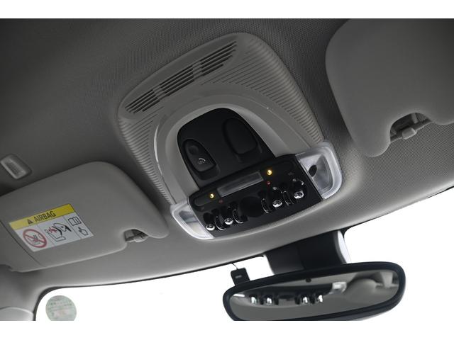 MINI クーパー 純正ナビ 純正AW 液晶メーター Bカメラ PDC コンフォートアクセス アームレスト LEDヘッドライト ドライビングモード オートライト レインセンサー クルコン(68枚目)