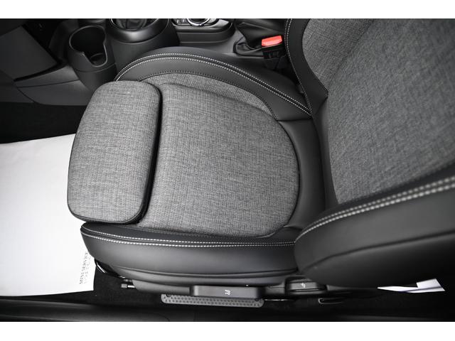 MINI クーパー 純正ナビ 純正AW 液晶メーター Bカメラ PDC コンフォートアクセス アームレスト LEDヘッドライト ドライビングモード オートライト レインセンサー クルコン(74枚目)