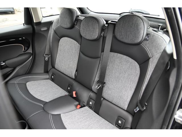 MINI クーパー 純正ナビ 純正AW 液晶メーター Bカメラ PDC コンフォートアクセス アームレスト LEDヘッドライト ドライビングモード オートライト レインセンサー クルコン(77枚目)