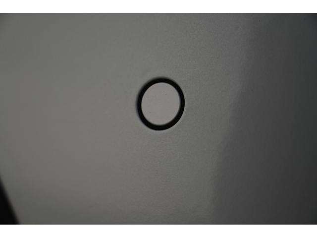 ＭＩＮＩ クーパーＤプレミアムプラスパックエッセンシャルトリム　純正１６ＡＷ　Ｄメーター　前後ＰＤＣ　ワイヤレスチャージング　Ｄアシスト　コンフォートアクセス　アームレスト　ＥＴＣ２．０　ＬＥＤヘッドライト　ドライビングモード　オートライト　ワイヤレスチャージング（23枚目）