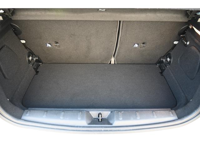 ＭＩＮＩ クーパーＤプレミアムプラスパックエッセンシャルトリム　純正１６ＡＷ　Ｄメーター　前後ＰＤＣ　ワイヤレスチャージング　Ｄアシスト　コンフォートアクセス　アームレスト　ＥＴＣ２．０　ＬＥＤヘッドライト　ドライビングモード　オートライト　ワイヤレスチャージング（33枚目）