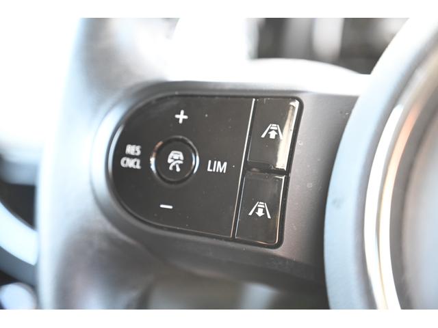 ＭＩＮＩ クーパーＤプレミアムプラスパックエッセンシャルトリム　純正１６ＡＷ　Ｄメーター　前後ＰＤＣ　ワイヤレスチャージング　Ｄアシスト　コンフォートアクセス　アームレスト　ＥＴＣ２．０　ＬＥＤヘッドライト　ドライビングモード　オートライト　ワイヤレスチャージング（43枚目）