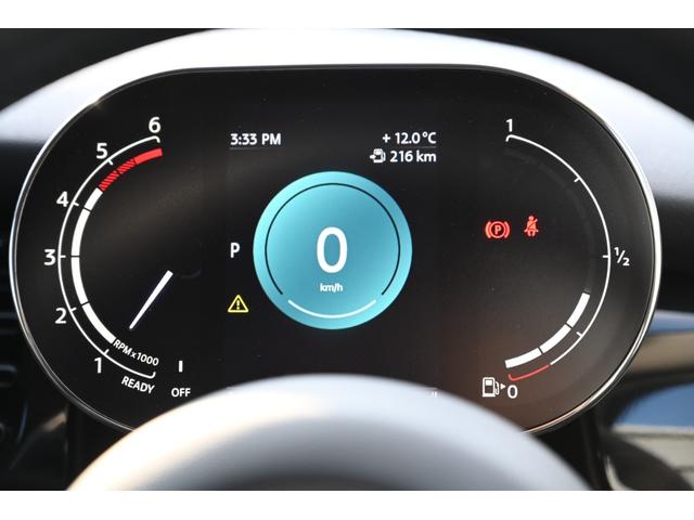 ＭＩＮＩ クーパーＤプレミアムプラスパックエッセンシャルトリム　純正１６ＡＷ　Ｄメーター　前後ＰＤＣ　ワイヤレスチャージング　Ｄアシスト　コンフォートアクセス　アームレスト　ＥＴＣ２．０　ＬＥＤヘッドライト　ドライビングモード　オートライト　ワイヤレスチャージング（44枚目）