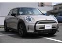 ＭＩＮＩ クーパーＤ　クラシック・トリム　元弊社試乗車　ＡｐｐｌｅＣａｒＰｌａｙ　ワイヤレスチャージング　ハーフレザーシート　Ｄアシスト　ＬＥＤライト　シートヒーター　ＡＣＣ（3枚目）