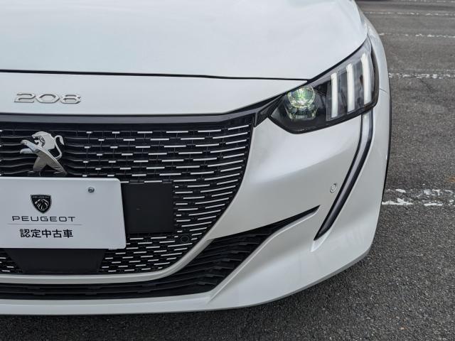ｅ－２０８ ＧＴ　パノラミックガラスルーフ　ワンオーナー車　新車保証継承　電気自動車　アップルカープレイ＆アンドロイドオート対応（17枚目）