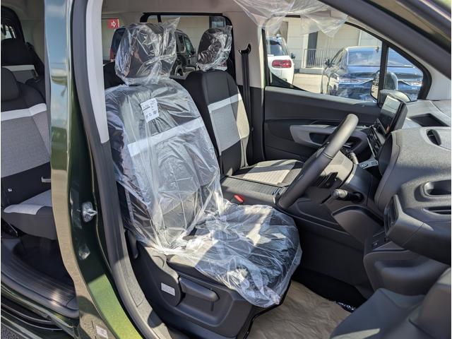 ベルランゴ ロング　マックス　ブルーＨＤｉ　登録済未使用車　新車保証継承　１．５Ｌディーゼルターボ　アップルカープレイ＆アンドロイドオート対応　３列シート７人乗り（21枚目）