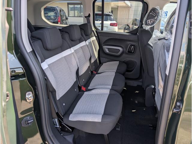 ベルランゴ ロング　マックス　ブルーＨＤｉ　登録済未使用車　新車保証継承　１．５Ｌディーゼルターボ　アップルカープレイ＆アンドロイドオート対応　３列シート７人乗り（22枚目）