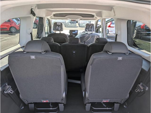 ベルランゴ ロング　マックス　ブルーＨＤｉ　登録済未使用車　新車保証継承　１．５Ｌディーゼルターボ　アップルカープレイ＆アンドロイドオート対応　３列シート７人乗り（29枚目）