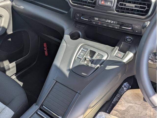 ベルランゴ シャイン　ブルーＨＤｉ　登録済未使用車　新車保証継承　１．５Ｌディーゼルターボ　アップルカープレイ＆アンドロイドオート対応　パノラミックガラスルーフ（11枚目）