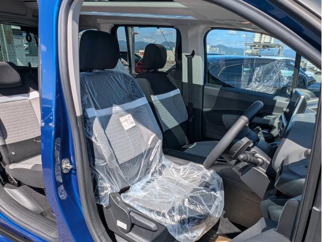 ベルランゴ シャイン　ブルーＨＤｉ　登録済未使用車　新車保証継承　１．５Ｌディーゼルターボ　アップルカープレイ＆アンドロイドオート対応　パノラミックガラスルーフ（13枚目）