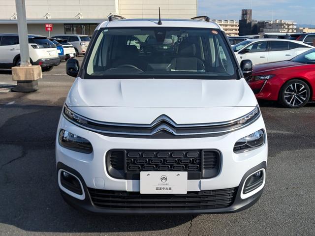 ベルランゴ マックス　ブルーＨＤｉ　ワンオーナー車　新車保証継承　１．５Ｌディーゼルターボ　パノラミックガラスルーフ　ＬＥＤヘッドライト　アップルカープレイ＆アンドロイドオート対応（2枚目）