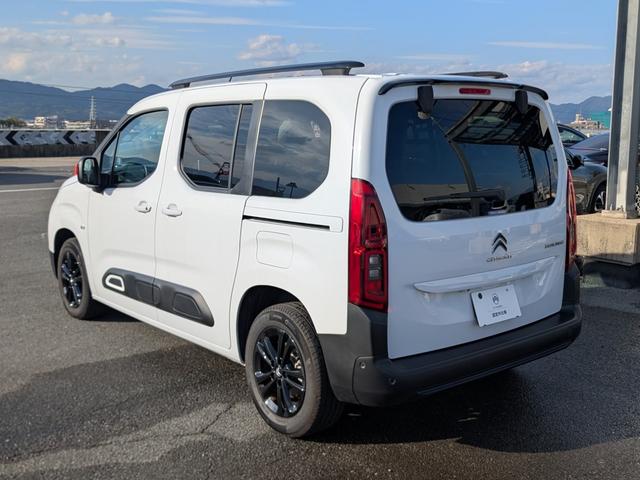 ベルランゴ マックス　ブルーＨＤｉ　ワンオーナー車　新車保証継承　１．５Ｌディーゼルターボ　パノラミックガラスルーフ　ＬＥＤヘッドライト　アップルカープレイ＆アンドロイドオート対応（5枚目）