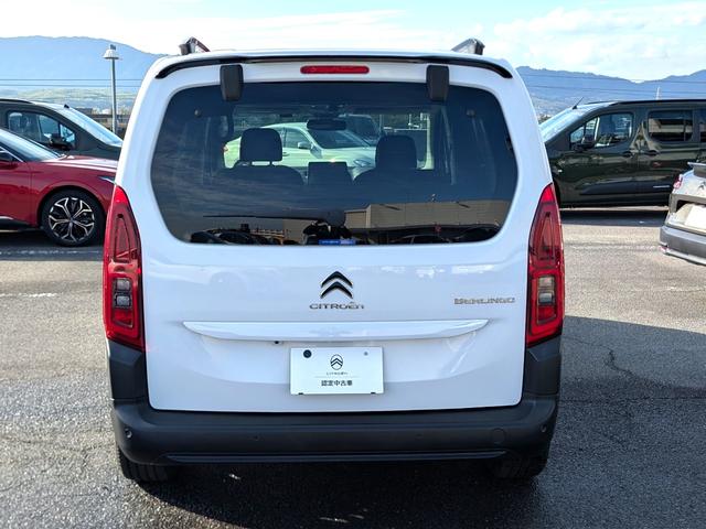 ベルランゴ マックス　ブルーＨＤｉ　ワンオーナー車　新車保証継承　１．５Ｌディーゼルターボ　パノラミックガラスルーフ　ＬＥＤヘッドライト　アップルカープレイ＆アンドロイドオート対応（6枚目）