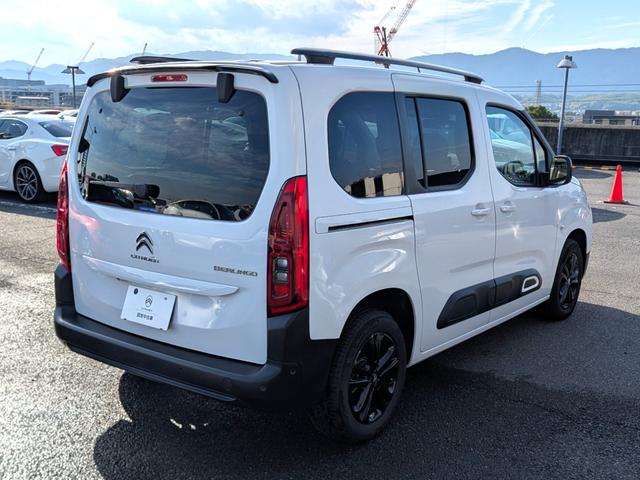 ベルランゴ マックス　ブルーＨＤｉ　ワンオーナー車　新車保証継承　１．５Ｌディーゼルターボ　パノラミックガラスルーフ　ＬＥＤヘッドライト　アップルカープレイ＆アンドロイドオート対応（7枚目）