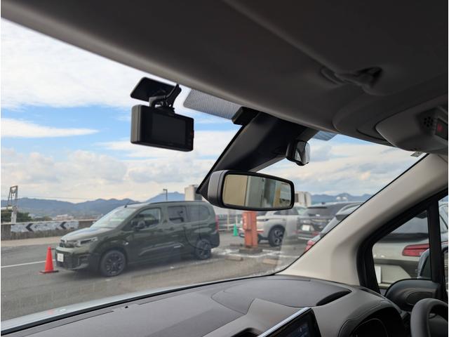 ベルランゴ マックス　ブルーＨＤｉ　ワンオーナー車　新車保証継承　１．５Ｌディーゼルターボ　パノラミックガラスルーフ　ＬＥＤヘッドライト　アップルカープレイ＆アンドロイドオート対応（20枚目）