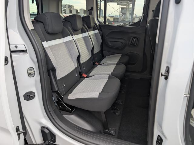 ベルランゴ マックス　ブルーＨＤｉ　ワンオーナー車　新車保証継承　１．５Ｌディーゼルターボ　パノラミックガラスルーフ　ＬＥＤヘッドライト　アップルカープレイ＆アンドロイドオート対応（26枚目）