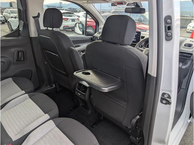 ベルランゴ マックス　ブルーＨＤｉ　ワンオーナー車　新車保証継承　１．５Ｌディーゼルターボ　パノラミックガラスルーフ　ＬＥＤヘッドライト　アップルカープレイ＆アンドロイドオート対応（32枚目）