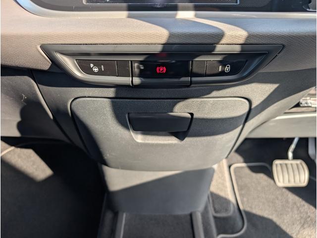 グランドC4 スペースツアラー シャイン ワンオーナー車 認定中古車保証12ヶ月付帯 アップルカープレイ&アンドロイドオート対応 3列シート7人乗り パノラミックガラスルーフ ゼニスウインドウ ドラレコ ETC(18枚目)