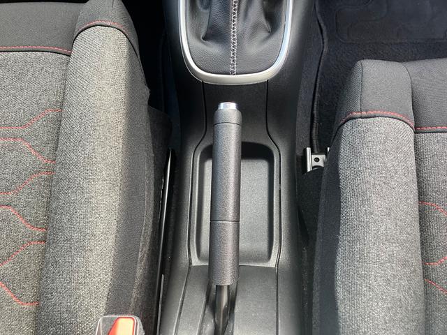 C3 シャイン ETC LEDヘッドライト 17インチOZホイール アクティブセーフティーブレーキ ブラインドスポットモニター レーンキープアシスト クリアランスソナー バックカメラ アップルカープレイ(34枚目)