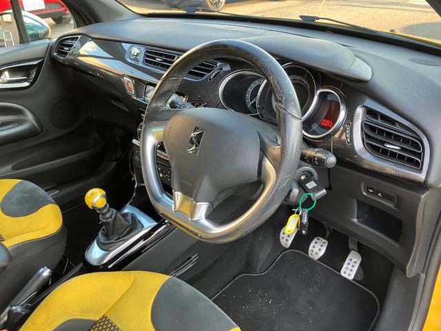 ＤＳ３ スポーツシック　６速マニュアル　ＥＴＣ　ドラレコ　クルーズコントロール　クリアランスソナー　イエローシフトノブ　イエローシート（19枚目）