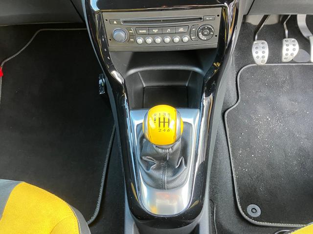ＤＳ３ スポーツシック　６速マニュアル　ＥＴＣ　ドラレコ　クルーズコントロール　クリアランスソナー　イエローシフトノブ　イエローシート（26枚目）