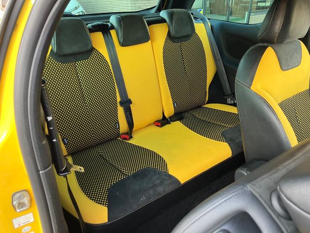 ＤＳ３ スポーツシック　６速マニュアル　ＥＴＣ　ドラレコ　クルーズコントロール　クリアランスソナー　イエローシフトノブ　イエローシート（36枚目）