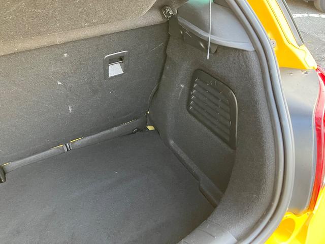 ＤＳ３ スポーツシック　６速マニュアル　ＥＴＣ　ドラレコ　クルーズコントロール　クリアランスソナー　イエローシフトノブ　イエローシート（50枚目）